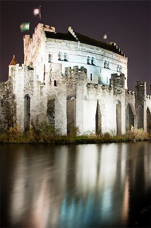 flemish - Medieval castle in Ghent Photographie de stock - Aubaine LD & Abonnement, Code: 400-06759763