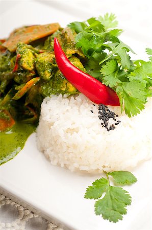 simsearch:400-08075728,k - chicken with green curry fresh vegetables and rice Photographie de stock - Aubaine LD & Abonnement, Code: 400-06764007