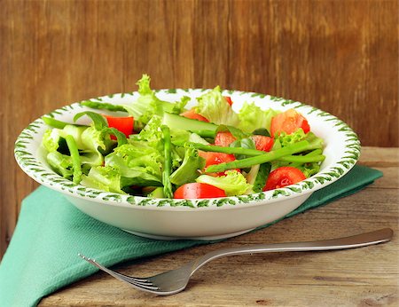 simsearch:400-07896718,k - fresh green salad with tomatoes and asparagus Stock Photo - Budget Royalty-Free & Subscription, Code: 400-06764317