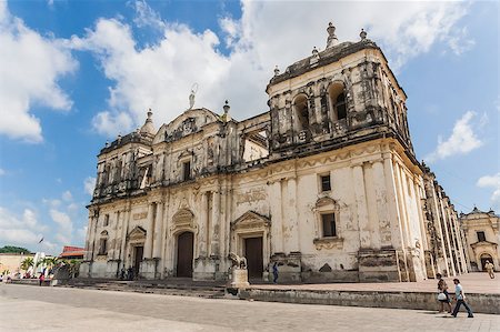 Cathedral on the central square of Leon, Nicaragua Foto de stock - Super Valor sin royalties y Suscripción, Código: 400-06766209