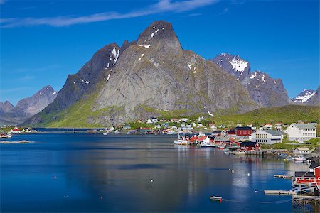 simsearch:400-06557083,k - Picturesque fishing town of Reine by the fjord on Lofoten islands in Norway Stockbilder - Microstock & Abonnement, Bildnummer: 400-06766666