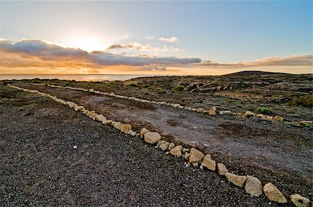 simsearch:400-05919643,k - Pathway that conduce to the ocean, El Medano, Tenerife, Spain Foto de stock - Super Valor sin royalties y Suscripción, Código: 400-06767119