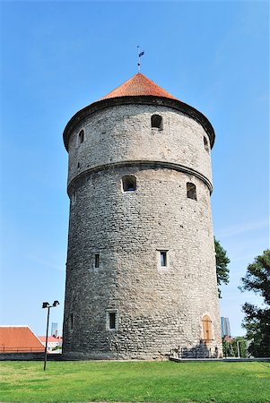 Tallinn, Estonia. Medieval tower Kiek-in-de-Kok Fotografie stock - Microstock e Abbonamento, Codice: 400-06767586