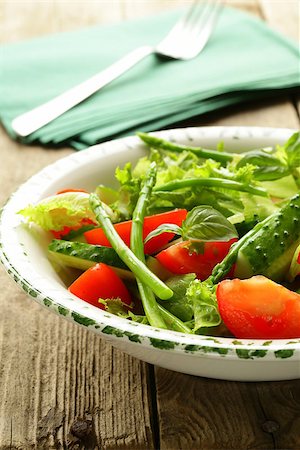 simsearch:400-07896718,k - fresh green salad with tomatoes and asparagus Stock Photo - Budget Royalty-Free & Subscription, Code: 400-06768081