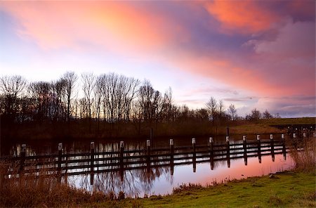 simsearch:400-06875437,k - colorful sunrise over Dutch canal Foto de stock - Super Valor sin royalties y Suscripción, Código: 400-06761103