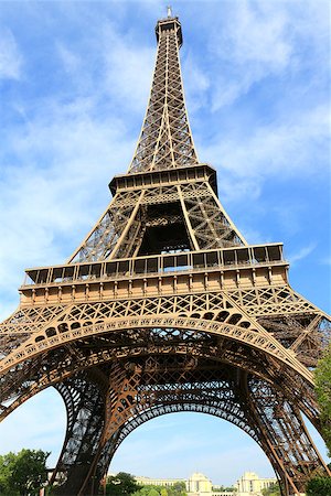 simsearch:400-05358655,k - Eiffel Tower in Paris Stock Photo - Budget Royalty-Free & Subscription, Code: 400-06761884