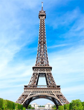 simsearch:400-06925608,k - Eiffel Tower Stock Photo - Budget Royalty-Free & Subscription, Code: 400-06762053