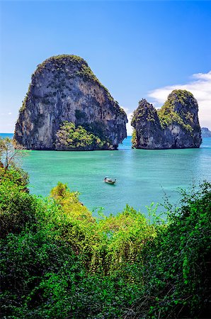 simsearch:400-05704788,k - Tropical island and ocean view with boat, Andaman sea, Krabi, Thailand Fotografie stock - Microstock e Abbonamento, Codice: 400-06762673