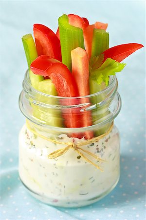 simsearch:400-04133788,k - Fresh vegetables and delicious dip in a glass jar. Foto de stock - Super Valor sin royalties y Suscripción, Código: 400-06763918