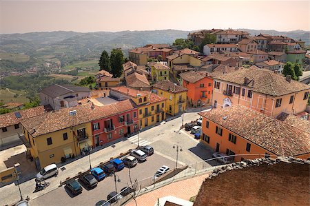 simsearch:400-07550760,k - Aerial view on roofs and street of Diano D'Alba - small town in Piedmont, northern Italy. Foto de stock - Royalty-Free Super Valor e Assinatura, Número: 400-06789361