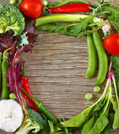 simsearch:400-06700975,k - Frame of fresh vegetables and herbs on a wooden background. Stock Photo - Budget Royalty-Free & Subscription, Code: 400-06794413