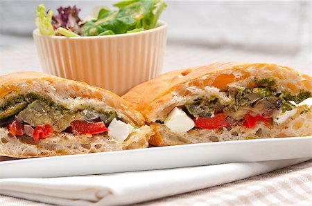 simsearch:400-06641159,k - Italian ciabatta panini sandwichwith with vegetable and feta cheese Foto de stock - Super Valor sin royalties y Suscripción, Código: 400-06794736