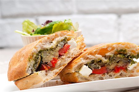 simsearch:400-06641159,k - Italian ciabatta panini sandwichwith with vegetable and feta cheese Foto de stock - Super Valor sin royalties y Suscripción, Código: 400-06794742