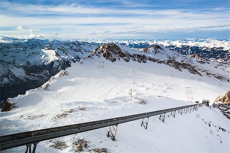 Winter with ski slopes of kaprun resort next to kitzsteinhorn peak in austrian alps Photographie de stock - Aubaine LD & Abonnement, Code: 400-06795757