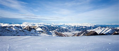 Winter with ski slopes of kaprun resort next to kitzsteinhorn peak in austrian alps Foto de stock - Super Valor sin royalties y Suscripción, Código: 400-06795760