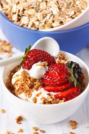 simsearch:400-06420893,k - Homemade granola with yogurt and berries for breakfast. Healthy food. Stock Photo - Budget Royalty-Free & Subscription, Code: 400-06798814