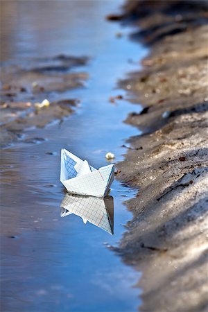 simsearch:400-04177336,k - Toy boat of paper in the water Stock Photo - Budget Royalty-Free & Subscription, Code: 400-06791627