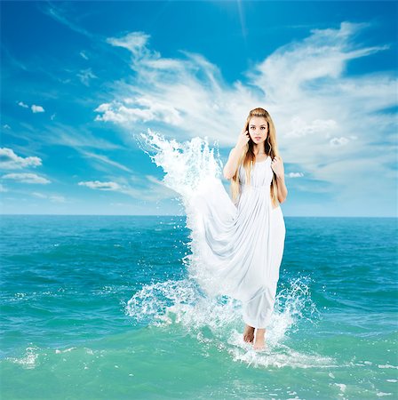 Aphrodite Styled Woman in Splashing Dress Walking on Water. Ancient Greek Goddess Collage. Photographie de stock - Aubaine LD & Abonnement, Code: 400-06791691