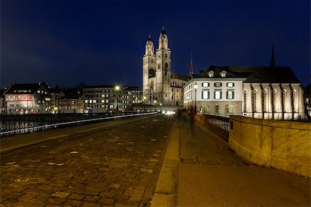 simsearch:400-08037885,k - View on Grossmunster Church and Munsterbrucke Bridge in the Evening, Zurich, Switzerland Stockbilder - Microstock & Abonnement, Bildnummer: 400-06792006