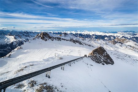 Winter with ski slopes of kaprun resort next to kitzsteinhorn peak in austrian alps Photographie de stock - Aubaine LD & Abonnement, Code: 400-06792747