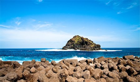 An island in the water on Tenerife, Spain Foto de stock - Royalty-Free Super Valor e Assinatura, Número: 400-06793087