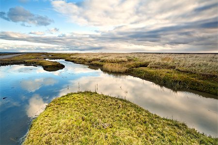 simsearch:400-06875459,k - blue and white cloudscape reflected in curved river Stock Photo - Budget Royalty-Free & Subscription, Code: 400-06793659