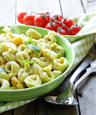 spinach pasta - Italian tortellini with basil and olive oil Stock Photo - Budget Royalty-Free & Subscription, Code: 400-06793877