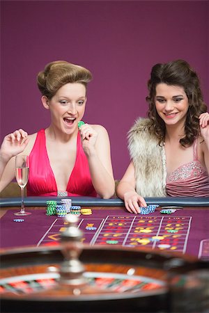 Women winning at roulette in casino Stock Photo - Budget Royalty-Free & Subscription, Code: 400-06801907