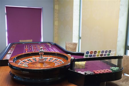 roulette top view - Roulette table and wheel in casino Stock Photo - Budget Royalty-Free & Subscription, Code: 400-06802076