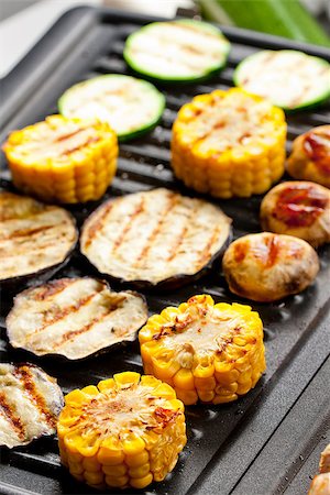 phbcz (artist) - vegetables on electric grill Stockbilder - Microstock & Abonnement, Bildnummer: 400-06847709