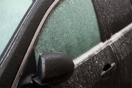 simsearch:400-04628388,k - car under the icy crust Stockbilder - Microstock & Abonnement, Bildnummer: 400-06847744