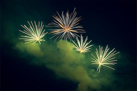simsearch:400-07093371,k - Fireworks on the dark sky during the night of the feast. Fotografie stock - Microstock e Abbonamento, Codice: 400-06854071