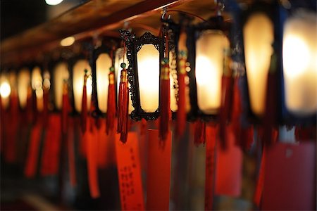 simsearch:400-06855214,k - Interior lanterns of Man Mo Temple in Hong Kong, China. Foto de stock - Super Valor sin royalties y Suscripción, Código: 400-06855211