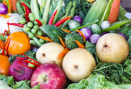 simsearch:400-04688188,k - Fresh fruits and vegetables.  Organic healthy vegetables and fruits Foto de stock - Super Valor sin royalties y Suscripción, Código: 400-06856081
