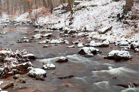 simsearch:400-08283887,k - stones in mountain fast river covered with snow Photographie de stock - Aubaine LD & Abonnement, Code: 400-06857063