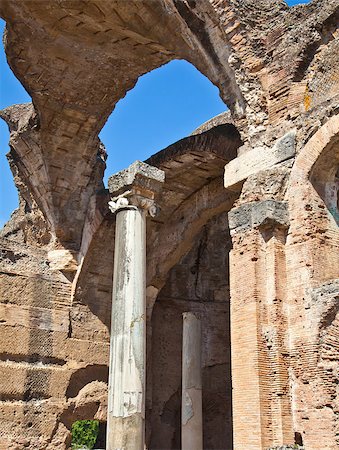 simsearch:400-08755400,k - Roman columns in Villa Adriana, Tivoli, Italy Stock Photo - Budget Royalty-Free & Subscription, Code: 400-06852864