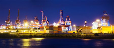 Container terminal in the harbor of Hamburg, Germany. Stockbilder - Microstock & Abonnement, Bildnummer: 400-06853696