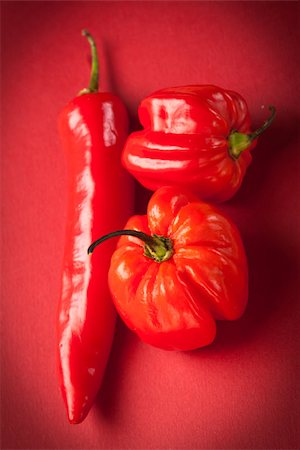 simsearch:400-06864396,k - Selection of red thai and scotch bonnet chile's Stock Photo - Budget Royalty-Free & Subscription, Code: 400-06864396