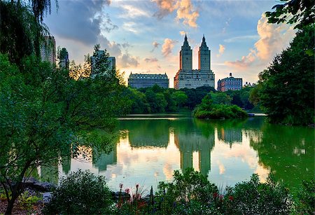 Upper West Side skyline from Central Park Lake in New York City. Stockbilder - Microstock & Abonnement, Bildnummer: 400-06866486