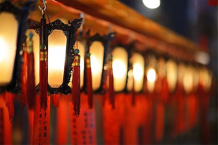 simsearch:400-06855214,k - Interior lanterns of Man Mo Temple in Hong Kong, China. Foto de stock - Super Valor sin royalties y Suscripción, Código: 400-06866503