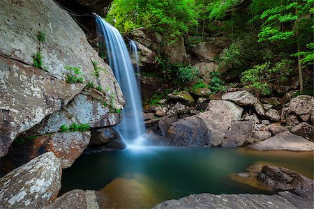 pouring water stream - Long exposure image of Eagle Falls in Cumberland Falls State Resort Park, Kentucky Stock Photo - Budget Royalty-Free & Subscription, Code: 400-06867313