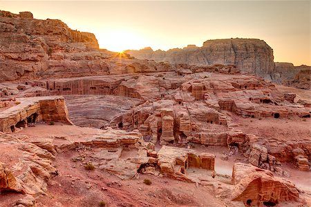 High view point of Petra tombs and amphitheater at sunset Photographie de stock - Aubaine LD & Abonnement, Code: 400-06861780