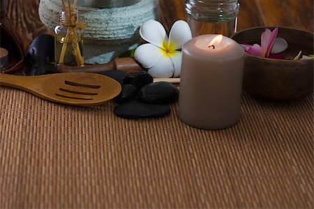 simsearch:400-05663148,k - tropical spa setup with frangipani flower hot rocks and massage items Photographie de stock - Aubaine LD & Abonnement, Code: 400-06862287