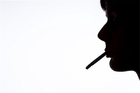 simsearch:400-06876304,k - Silhouette of smoking man on white background Stockbilder - Microstock & Abonnement, Bildnummer: 400-06876420