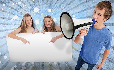 simsearch:400-06876781,k - Pretty girls pointing to blank card with young man shouting through megaphone on blue and grey linear design Foto de stock - Royalty-Free Super Valor e Assinatura, Número: 400-06876737