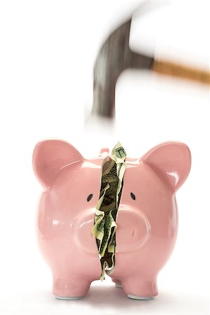 simsearch:400-04881131,k - Hammer breaking piggy bank with money inside on white background Stock Photo - Budget Royalty-Free & Subscription, Code: 400-06878039