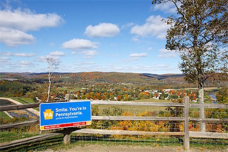 simsearch:400-06852043,k - Autumn view of Tioga, from Pennsylvania Welcome Center and scenic lookout. Fotografie stock - Microstock e Abbonamento, Codice: 400-06891771