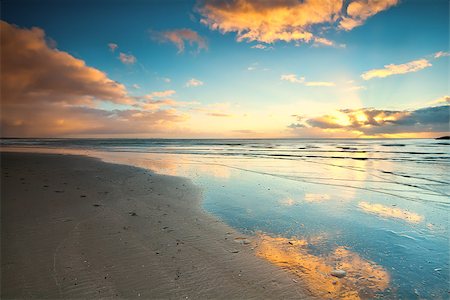 simsearch:400-07295926,k - sunset over beach at North sea in Netherlands Foto de stock - Super Valor sin royalties y Suscripción, Código: 400-06891786
