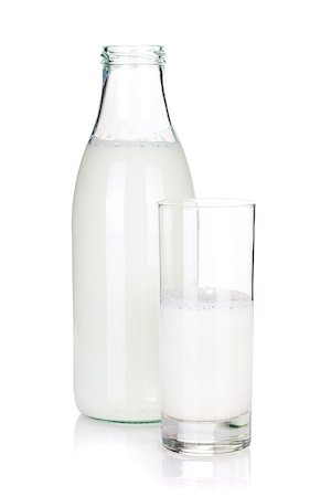 simsearch:400-04499805,k - Opened bottle and glass with milk. Isolated on white background Photographie de stock - Aubaine LD & Abonnement, Code: 400-06914738