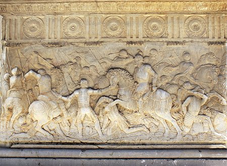 simsearch:400-06557787,k - Sculptural battle scene from a stone, Alhambra, Spain Foto de stock - Super Valor sin royalties y Suscripción, Código: 400-06916562